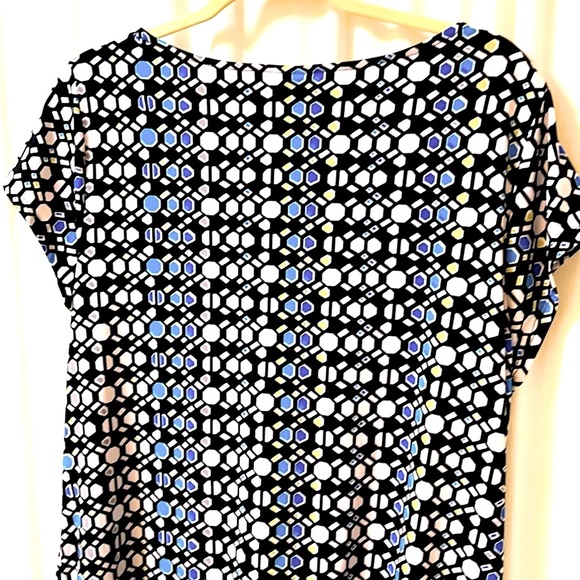 Worthington Short Sleeve Woman’s Geometric Top - Picture 3 of 3